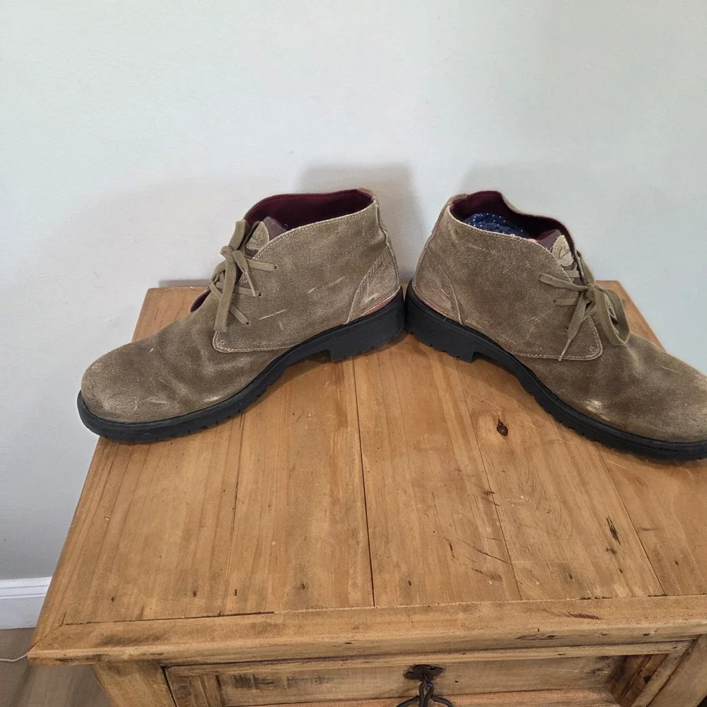 Clarks Men's 11M Brown Suede Chukka Boots Distressed Leather Lug Sole Lace Up